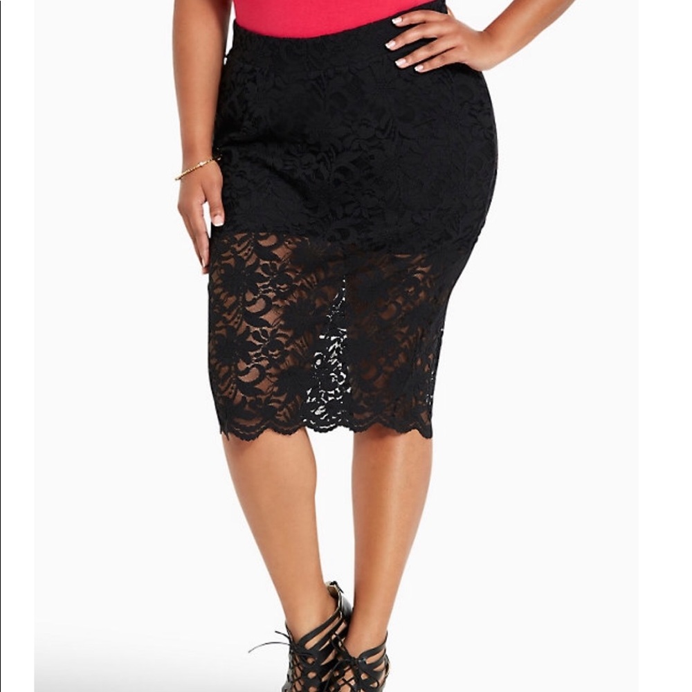 Lace skirt